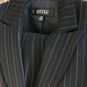 Kasper Women Petite Pant Suit